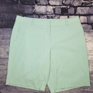 Vince Camuto mint green walking shorts Sz14